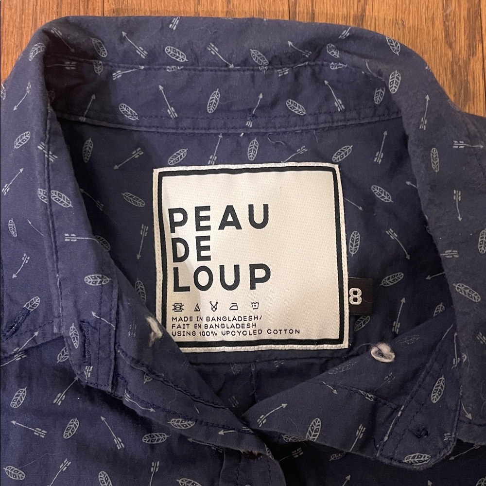 Navy Peau de Loup Size 8 short-sleeve button up - Picture 2 of 3